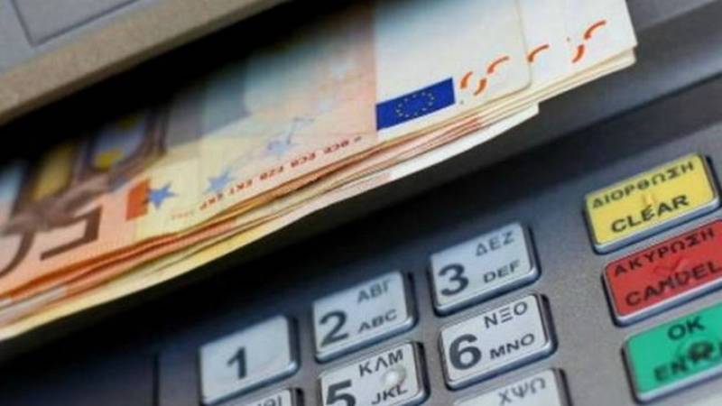 Capital controls: Προς πλήρη άρση οι περιορισμοί στις αναλήψεις μετρητών
