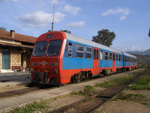 Συνάντηση Πετράκου με Χρυσοχοΐδη για το τρένο