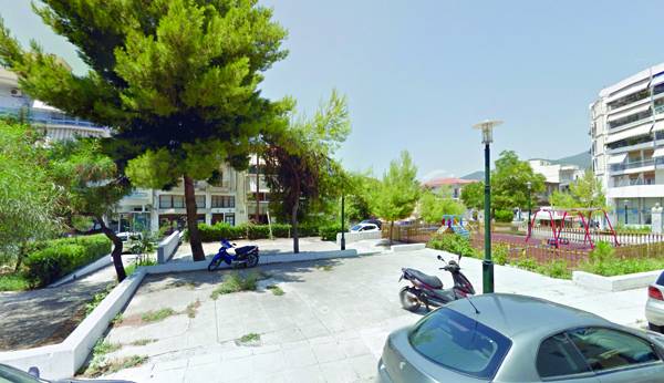 Βανδαλισμοί στην πλατεία Μαυρομιχάλη