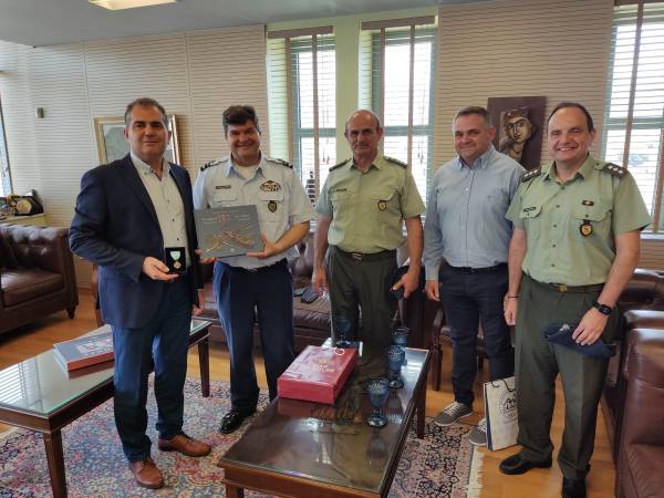 Καλαμάτα: Συνάντηση Βασιλόπουλου με στρατιωτικούς διοικητές