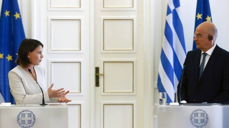 Δένδιας: Όχι γερμανικά υποβρύχια στην Τουρκία - Μπέρμποκ: Αδιαμφισβήτητη η κυριαρχία των ελληνικών νησιών