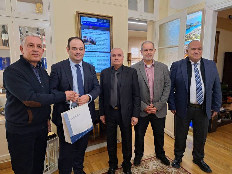 Ο πρόεδρος του ΙΕΠ στην Περιφέρεια Πελοποννήσου: Προσπάθεια ενίσχυσης εκπαιδευτικών υποδομών
