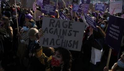 Γαλλία: Μεγάλες διαδηλώσεις στο πλαίσιο της "απεργίας των γυναικών"