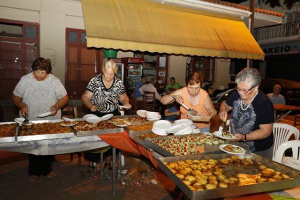 Απόλαυσαν 10.000 αγκινάρες στη Μικρομάνη (βίντεο-φωτογραφίες)