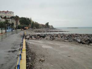 Νέα παραλία στη  Μικρή Μαντίνεια