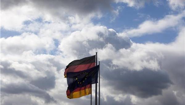 Βερολίνο: Ευπρόσδεκτος ο Τσίπρας, αλλά δεν είναι στη λίστα των προσκεκλημένων