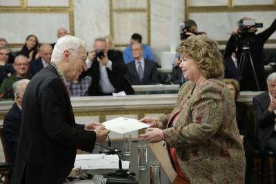 Η Ακαδημία Αθηνών βράβευσε το Σωματείο «Αντιμετώπιση Παιδικού Τραύματος»