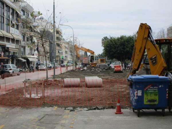 Μετατόπιση του ποδηλατόδρομου λόγω της ανάπλασης στα "Ουζάκια"