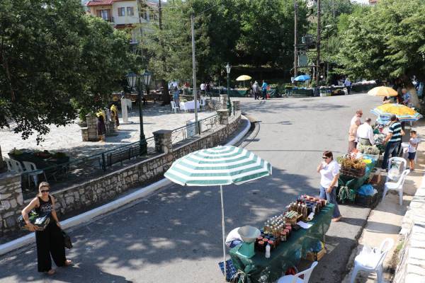 Παραδοσιακή αγορά στην Αρτεμισία στον Ταΰγετο (βίντεο και φωτογραφίες)