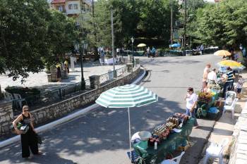 Παραδοσιακή αγορά στην Αρτεμισία στον Ταΰγετο (βίντεο και φωτογραφίες)