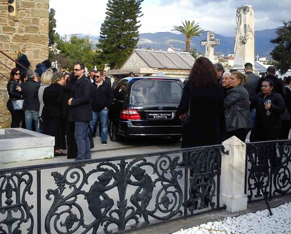 Θρήνος στον αποχαιρετισμό της 25χρονης Μαρίας Γιαννακοπούλου