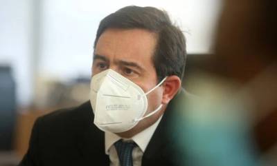 Μηταράκης: Ας δούμε το Άγιο Φως ως προάγγελο της νέας αφετηρίας που όλοι προσμένουμε