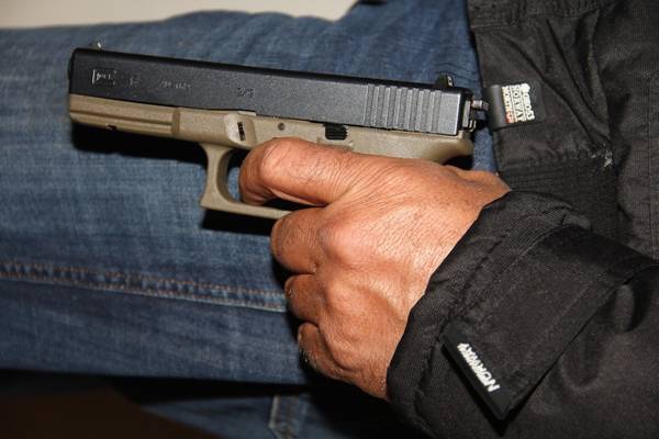 Σύλληψη Αλβανού κουμπουροφόρου στο Γλυκορίζι Τριφυλίας