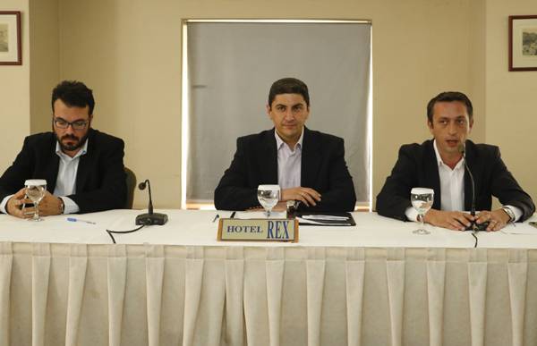 Αντιπολίτευση ζήτησε από Νίκα ο Μαντάς