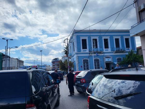 Εφτασε στην Καλαμάτα η ΠτΔ Κατερίνα Σακελλαροπούλου - Ενημερώνεται για το τραγικό ναυάγιο
