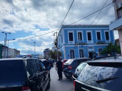 Εφτασε στην Καλαμάτα η ΠτΔ Κατερίνα Σακελλαροπούλου - Ενημερώνεται για το τραγικό ναυάγιο