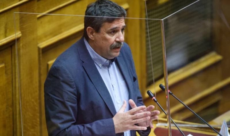 Ξανθός: Μόνη λύση η αναστολή εφαρμογής του νόμου για το μη εμβολιασμένο προσωπικό του ΕΣΥ