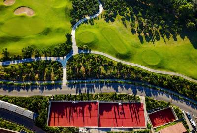«Mouratoglou Tennis Center Costa Navarino»: Σνεργασία με διάσημο προπονητή τένις (βίντεο)