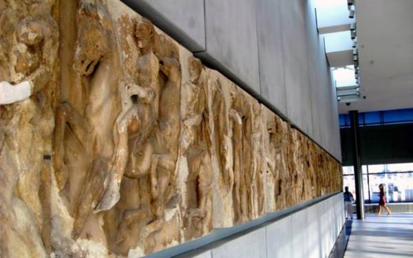 Süddeutsche Zeitung: Γερμανοί στρατιώτες λεηλάτησαν τα αρχαία της Ελλάδας