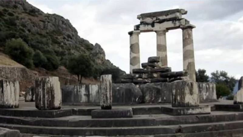 Δελφοί: Τουρίστες μπούκαραν στον αρχαιολογικό χώρο και έκλεψαν αρχαία πέτρα