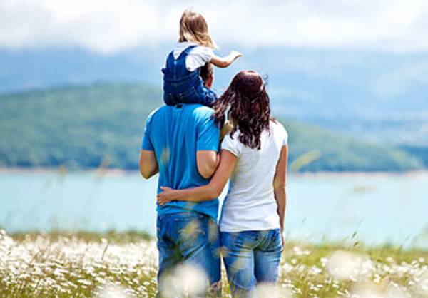 Η γιορτή της μητέρας-γυναίκας και του πατέρα- άνδρα