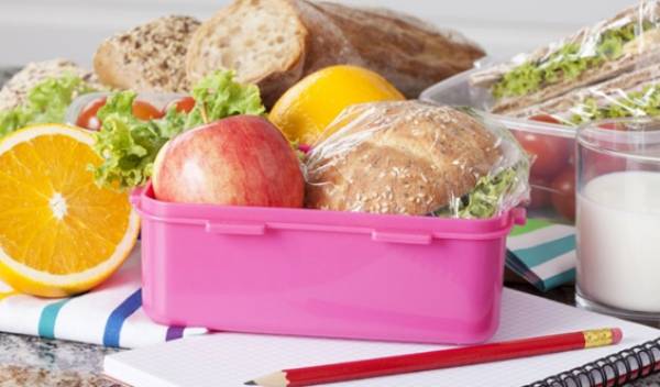 Κολατσιό σε 500 μαθητές από το Δήμο Καλαμάτας