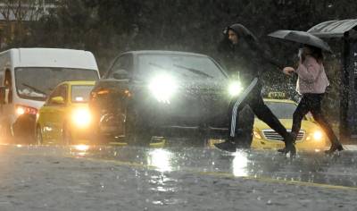 Έκτακτο δελτίο επιδείνωσης καιρού: Έρχεται διπλή κακοκαιρία με καταιγίδες και θυελλώδεις ανέμους (βίντεο)