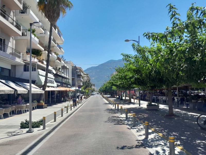 Δημοτικό Συμβούλιο Καλαμάτας: Παράταση έως 8 Σεπτεμβρίου για την ανάπλαση της Ναυαρίνου