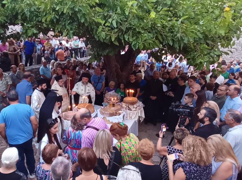 Ο εσπερινός της Μεταμορφώσεως στο Ανδρομονάστηρο