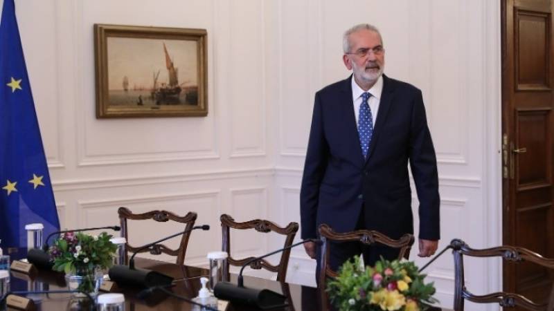 Για τις συνθήκες και τα αίτια του τραγικού ναυαγίου ενημερώνεται ο πρωθυπουργός Ι. Σαρμάς