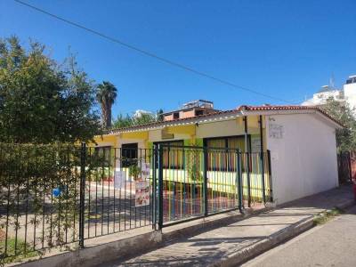 ΔΙΑΜΑΡΤΥΡΙΑ ΓΟΝΕΩΝ ΣΤΟ 1ο ΝΗΠΙΑΓΩΓΕΙΟ ΚΑΛΑΜΑΤΑΣ: Συνεχίζεται η έλλειψη προσωπικού για το Ολοήμερο