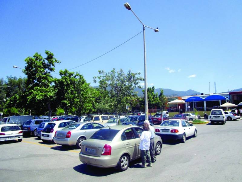 Ελεγχόμενη στάθμευση και στο νότιο πάρκινγκ της Κεντρικής Αγοράς Καλαμάτας (βίντεο)