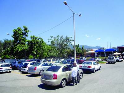 Ελεγχόμενη στάθμευση και στο νότιο πάρκινγκ της Κεντρικής Αγοράς Καλαμάτας (βίντεο)