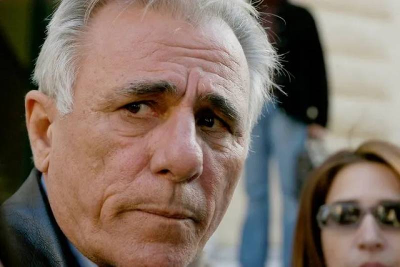 Πέθανε ο δημοσιογράφος Σπύρος Καρατζαφέρης