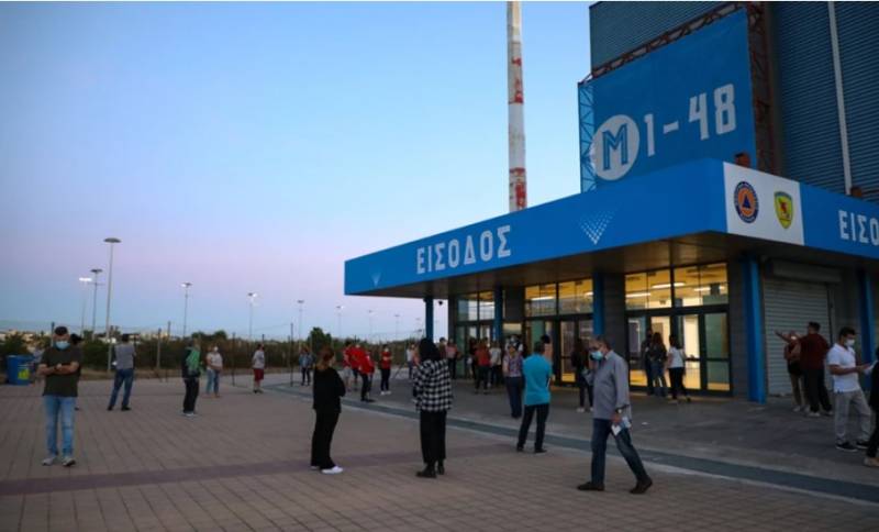 Κλείνουν τρία από τα δέκα mega εμβολιαστικά κέντρα