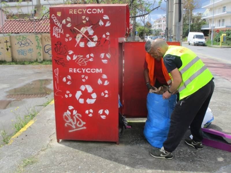 Σε καλά επίπεδα η ανακύκλωση ρούχων στην Καλαμάτα