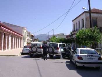 Οι ληστές της Αγροτικής Τράπεζας στο Δώριο άφησαν το σάκο με 10.000 ευρώ  και πέταξαν το όπλο στο οικόπεδο 