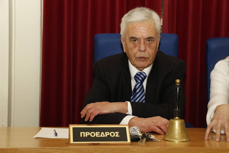 Πέθανε ο πρόεδρος του Δημοτικού Συμβουλίου Καλαμάτας Παν. Καρατζέας