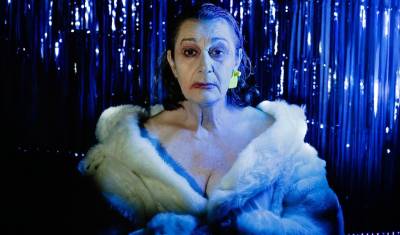 «Συν Ένα – Μιχάλης Τούμπουρος»: «Ο μύθος της κατσίκας» στο αμφιθέατρο της Φιλαρμονικής