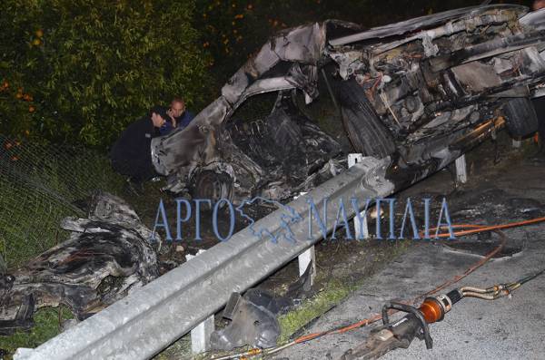 Απανθράκωση οδηγού σε τροχαίο στην επαρχιακή οδό Ναυπλίου - Κορίνθου (βίντεο)