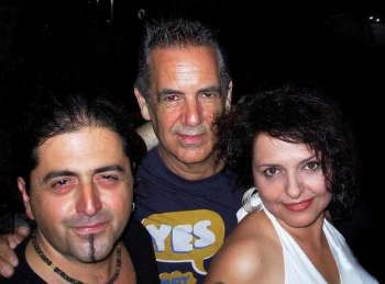 Οι Yeah Trio στο μπαρ &quot;Μώμος&quot;