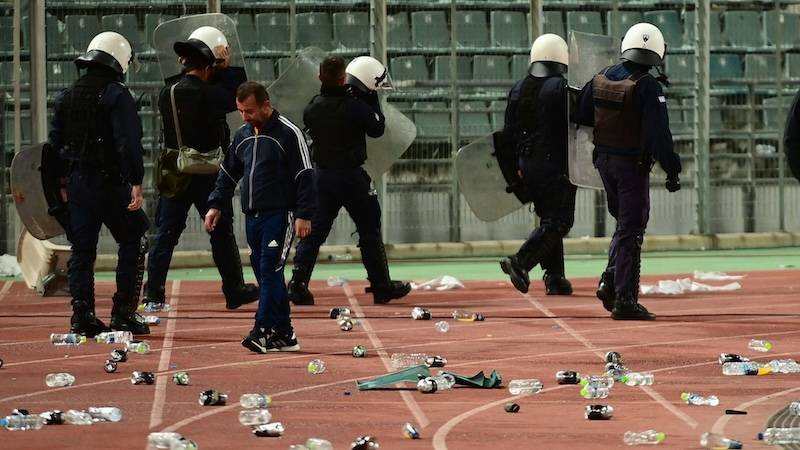 Ένας τραυματίας σε επεισόδια οπαδών έξω από το ΟΑΚΑ- Έγιναν 25 προσαγωγές