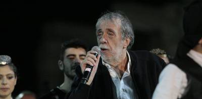 Θλίψη στην κηδεία του Αντώνη Καλογιάννη - Το τελευταίο «αντίο» (βίντεο)