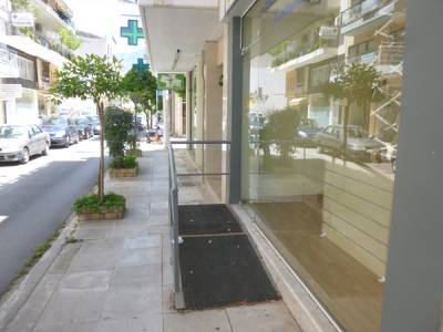 Γραφειοκρατία ή αδιαφορία; 