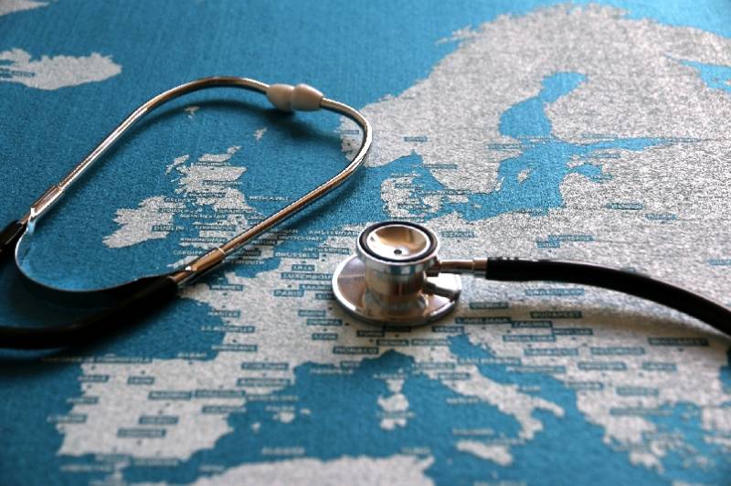 Η Υγεία στην Ευρώπη: Στοιχεία για το προσδόκιμο ζωής και το κάπνισμα - Τι αναφέρεται για την Ελλάδα