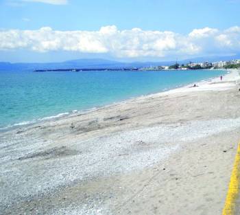 Παραχώρηση των ακτών στους δήμους ζητεί η ΚΕΔΕ