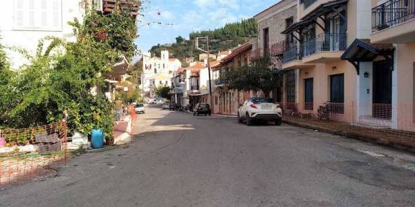 Ζητούν υπομονή για τα έργα ανάπλασης στην Άνω πόλη Κυπαρισσίας