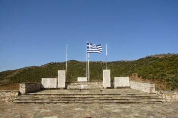 Επεισοδιακό το μνημόσυνο για τους 212 στη Μεγαλόπολη