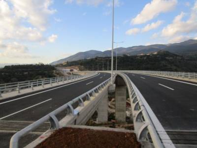 Ετοιμος όλος ο περιφερειακός - Περιμένει τον Τσίπρα να τον παραδώσει πριν τα Χριστούγεννα (φωτογραφίες)