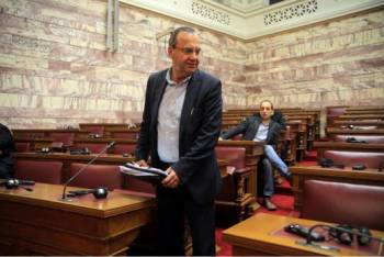 Στρατούλης: Δώρο στα μεγάλα συμφέροντα η Κυριακή